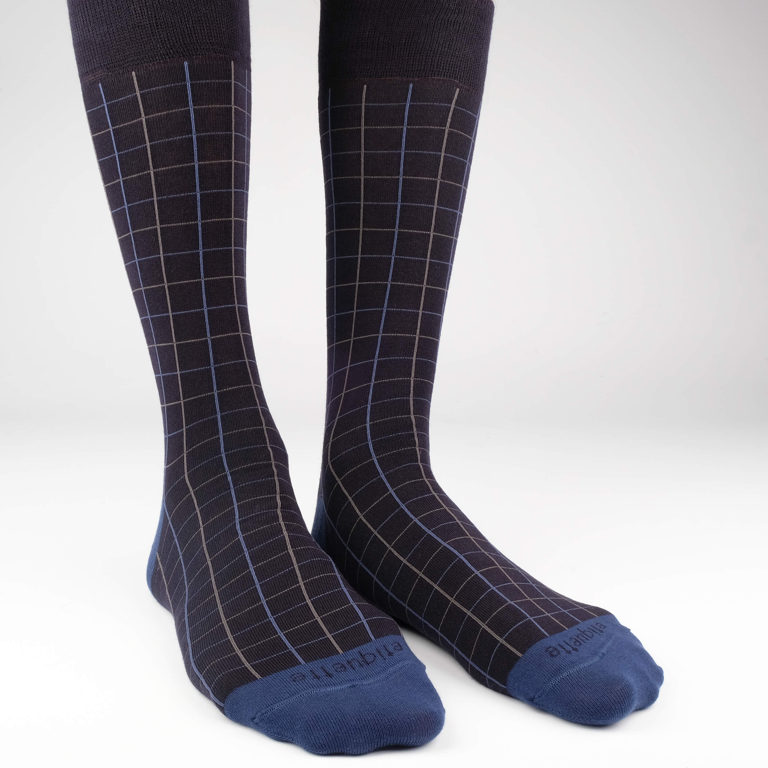 MeMoi Men's Spacedye Stripe Rayon Dress Crew Socks Black 10-13
